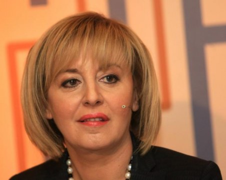 Манолова: Жестока и нечестна кампания, разликата ще падне до 3 на сто