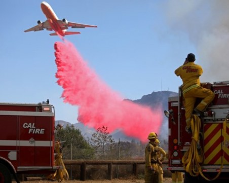 Овладяха голяма част от пожарите в Калифорния