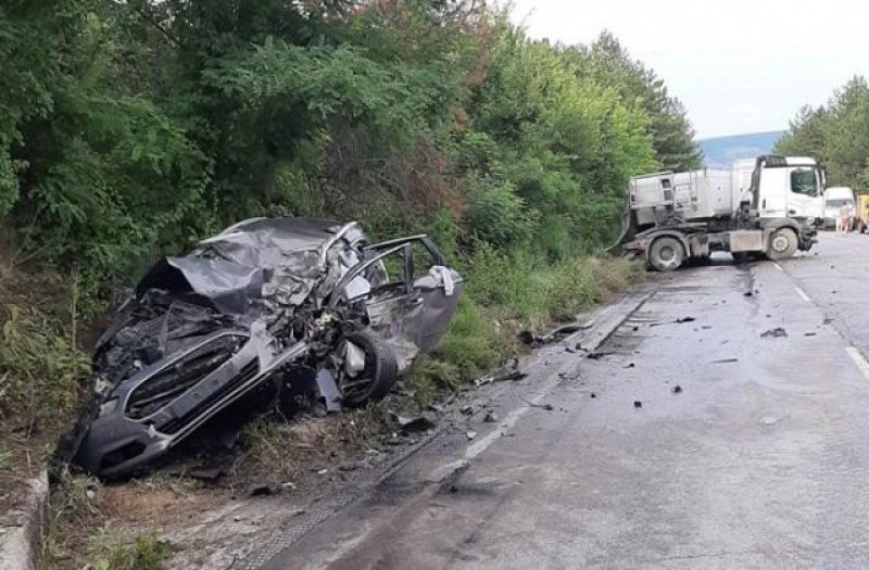 20-годишно момче загина при тежка катастрофа край Добрич