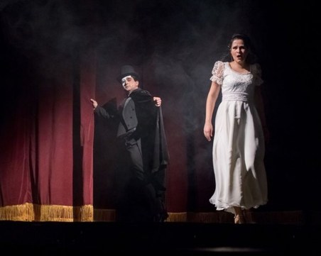 24 часа строят сцената на 