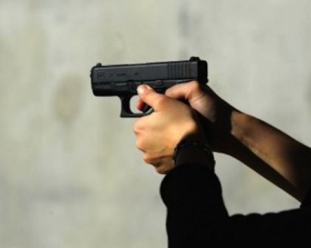 Пиян скочи с пистолет на пловдивчанин в Тракия, заплаши го с убийство