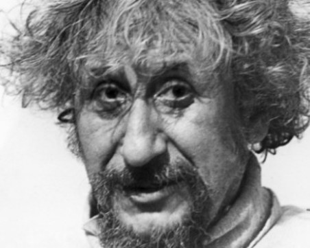 Шаржове, рисунки и снимки разказват за живота на Радой Ралин в столицата