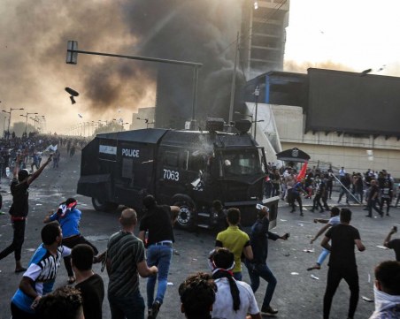 Убиха трима протестиращи в Ирак