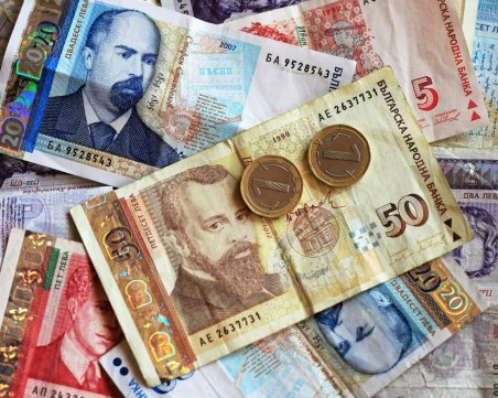 Бизнесът: Държавата да доплаща на работници в закъсали компании, както е в Германия