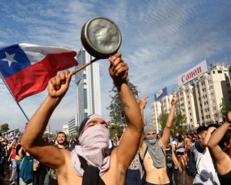 Чилийският президент няма да подаде оставка въпреки невижданите протести