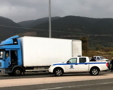 Нов скандал с нелегални мигранти с български следа