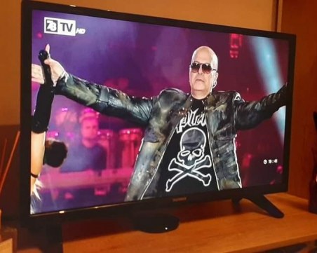 Внесоха в съда 3700 подписа за партията на Слави, 49-годишен взима мерцедеса му