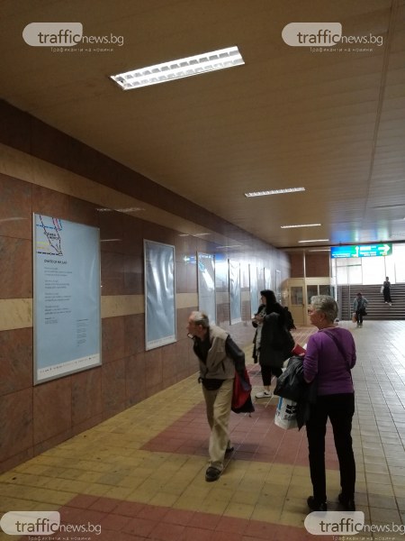 Красиви стихове радват столичани в метрото