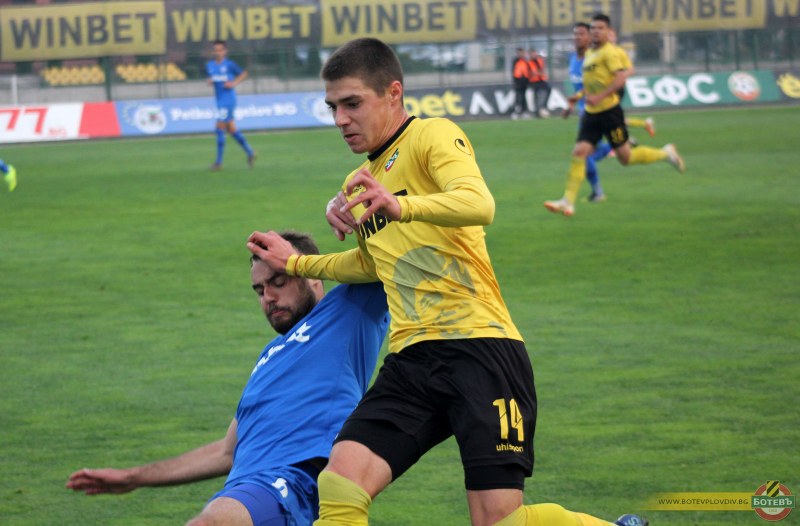 Вутов и Тонев се завръщат в групата на Ботев за мача с Дунав