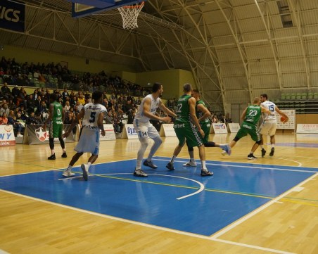 Академик Бултекс 99 ще изиграе 6 мача за 16 дни