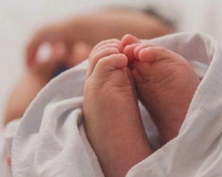 Английски съд реши да даде българско бебе на британски осиновители