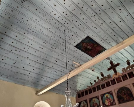 Нагли апаши обраха русенски храм два пъти само за седмица