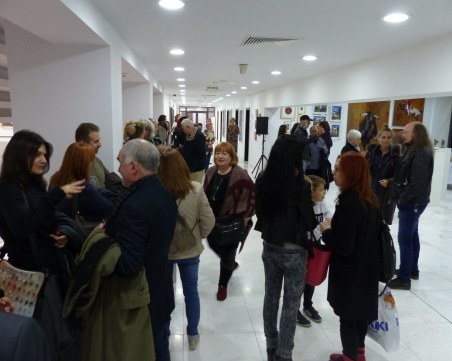 Пловдивският дом на културата стана Париж с изложбата 