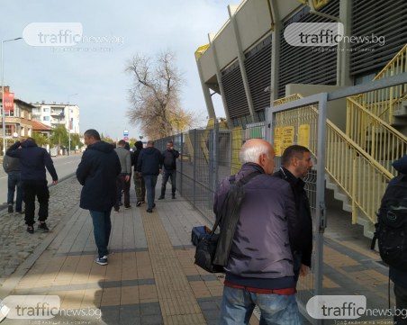 Пълно мълчание след срещата на Самуилов с феновете на 