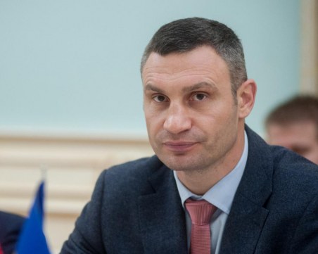 Разследват Кличко за държавна измяна