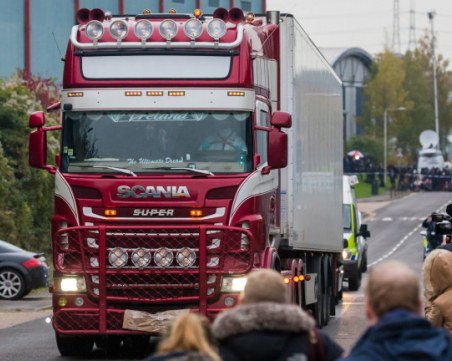 10 тийнейджъри сред 39-те трупа на камиона-ковчег