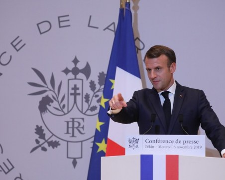 Еманюел Макрон би камбаната!