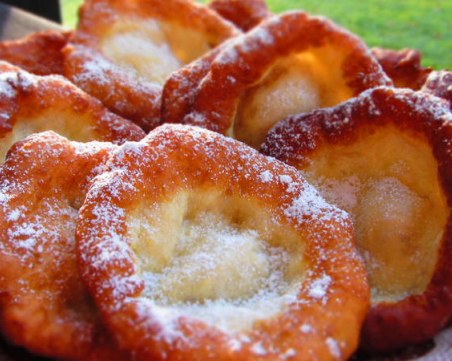 Мекици и пържени филийки в седмичните градини