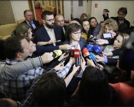 Нинова: Не сме повлияли на президента по въпроса за Гешев