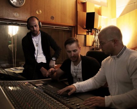 Пловдивски музиканти разтърсиха тепетата с балада