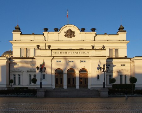 Шестима депутати с прекратени пълномощия