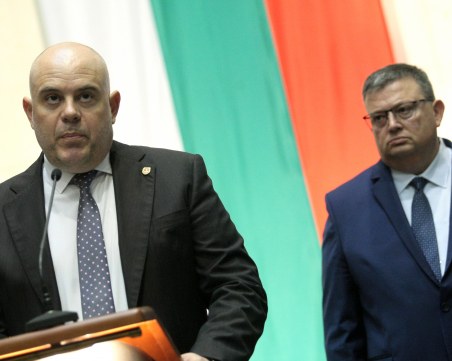 Цацаров: Не е редно да коментирам мотивите на президента за Гешев