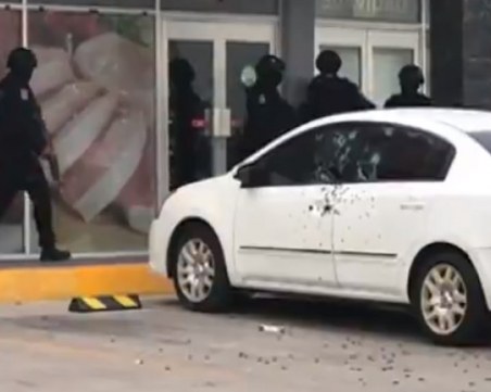 Застреляха полицай със 155 куршума