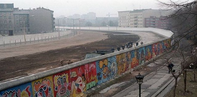 60% от руснаците не знаят кой е построил Берлинската стена