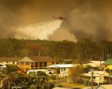 Двама души загинаха при пожарите в Австралия, а над 30 са ранени