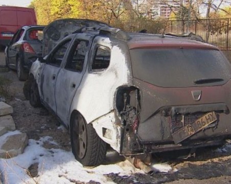 Подпалиха кола на длъжник в Студентски град