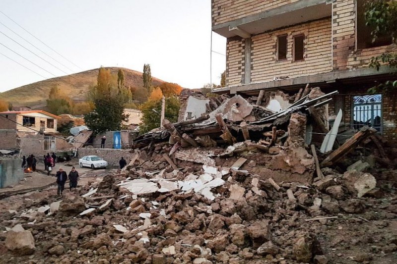 След силното земетресение в Иран:  Най-малко петима са загинали, а ранените са над 500