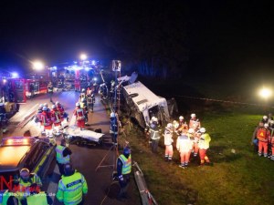 Туристически автобус се преобърна в Германия, над 30 души пострадаха