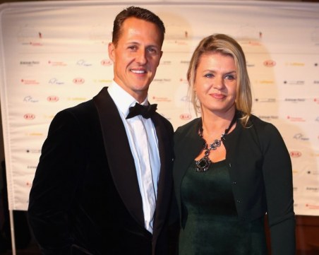 Съпругата на Шумахер успокои феновете му