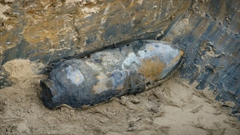 Откриха бомба с тегло 1 тон край магистрала в Черна гора