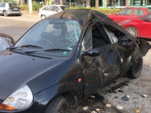 Млад шофьор удари 4 паркирани коли