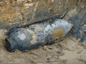 Откриха бомба с тегло 1 тон край магистрала в Черна гора