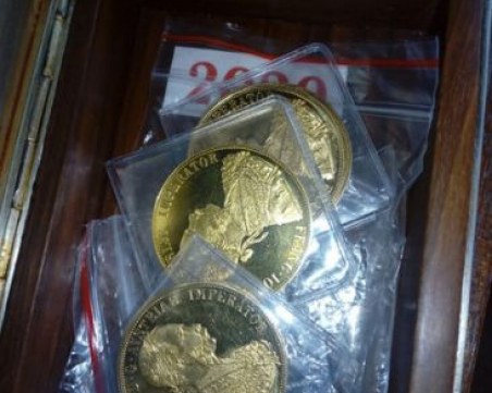 Намерили над 1800 златни монети в тримата земеделци от Павликени