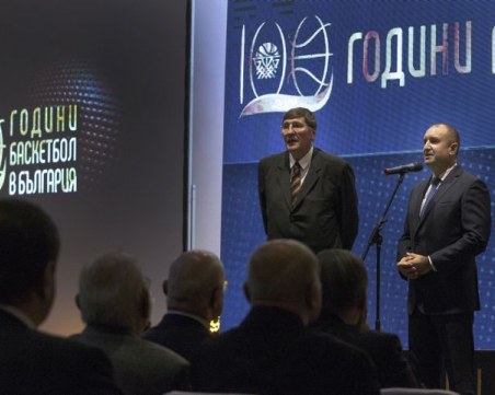 Радев: Да върнем младите хора на спортните площадки и да ги научим да бъдат отбор