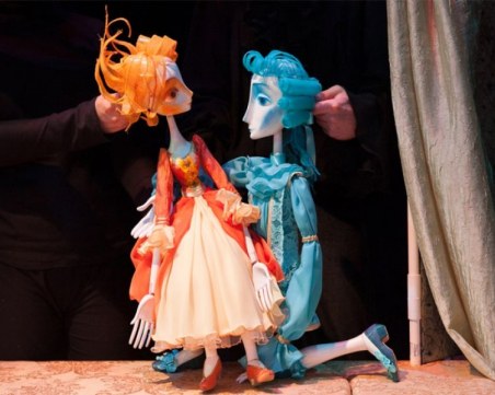 Седмица на бащата: Татковци и малчугани правят марионетки в Столичния куклен театър