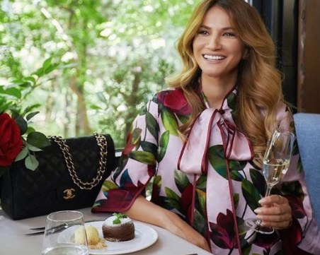 Зейнеб роди момиченце