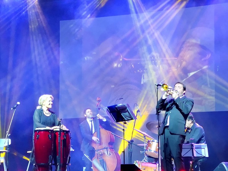 Хилда разтопи Пловдив с джаз версии на култова филмова бг музика