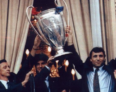 Как Меси издейства пожизнена заплата на Стоичков в Барса