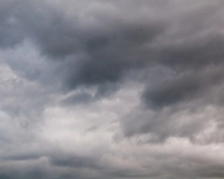 Облаци и дъжд, градусите вървят надолу