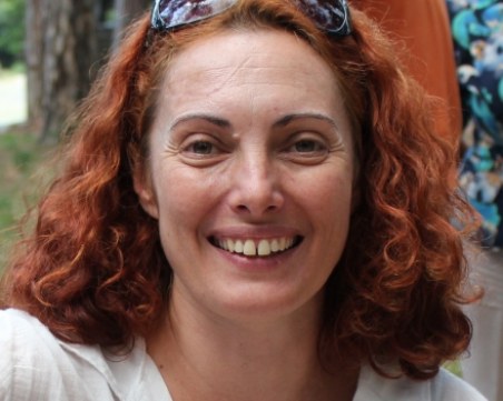 Оцеляла жена при инцидент с асансьор има нужда от помощ