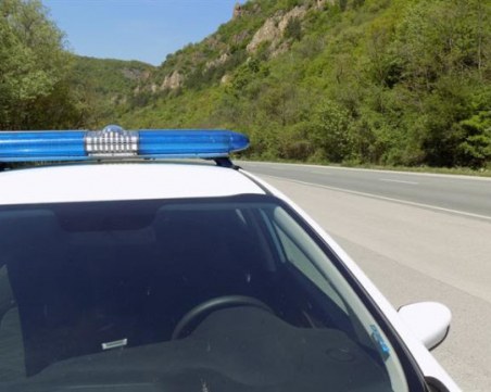 Тир със сода се преобърна на пътя