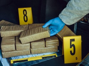 Промишлени количества кокаин изхвърля океанът във Франция