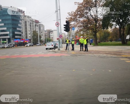Неработещ светофар затруднява движението на кръстовище в Пловдив