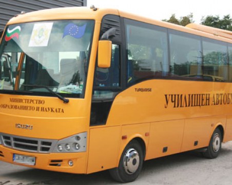 Пиян шофьор подкара автобус с деца, арестуваха го