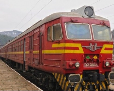 Влак блъсна 59-годишен мъж край Благоевград