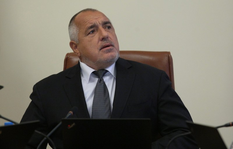 Борисов поръча на министър Аврамова да спасява Перник от воден режим
